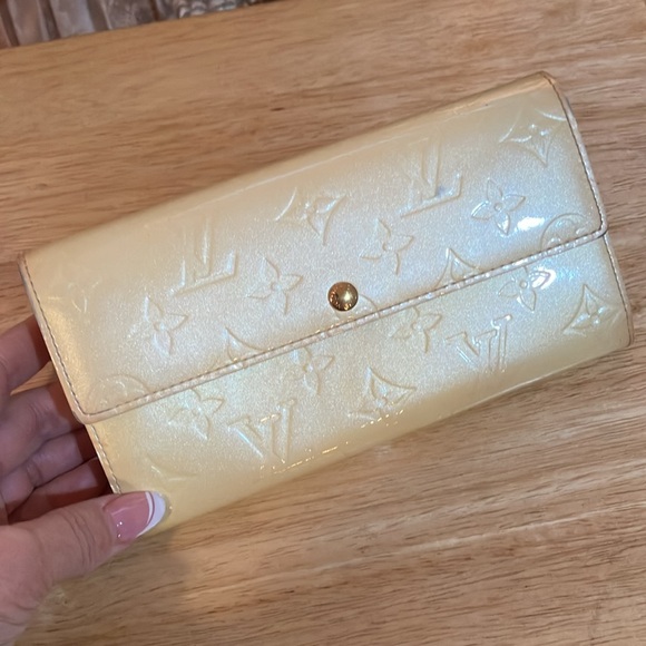 Louis Vuitton Handbags - LOUIS VUITTON LV Monogram Vernis Porte Feuille Sarah Long Bifold Wallet TH1025